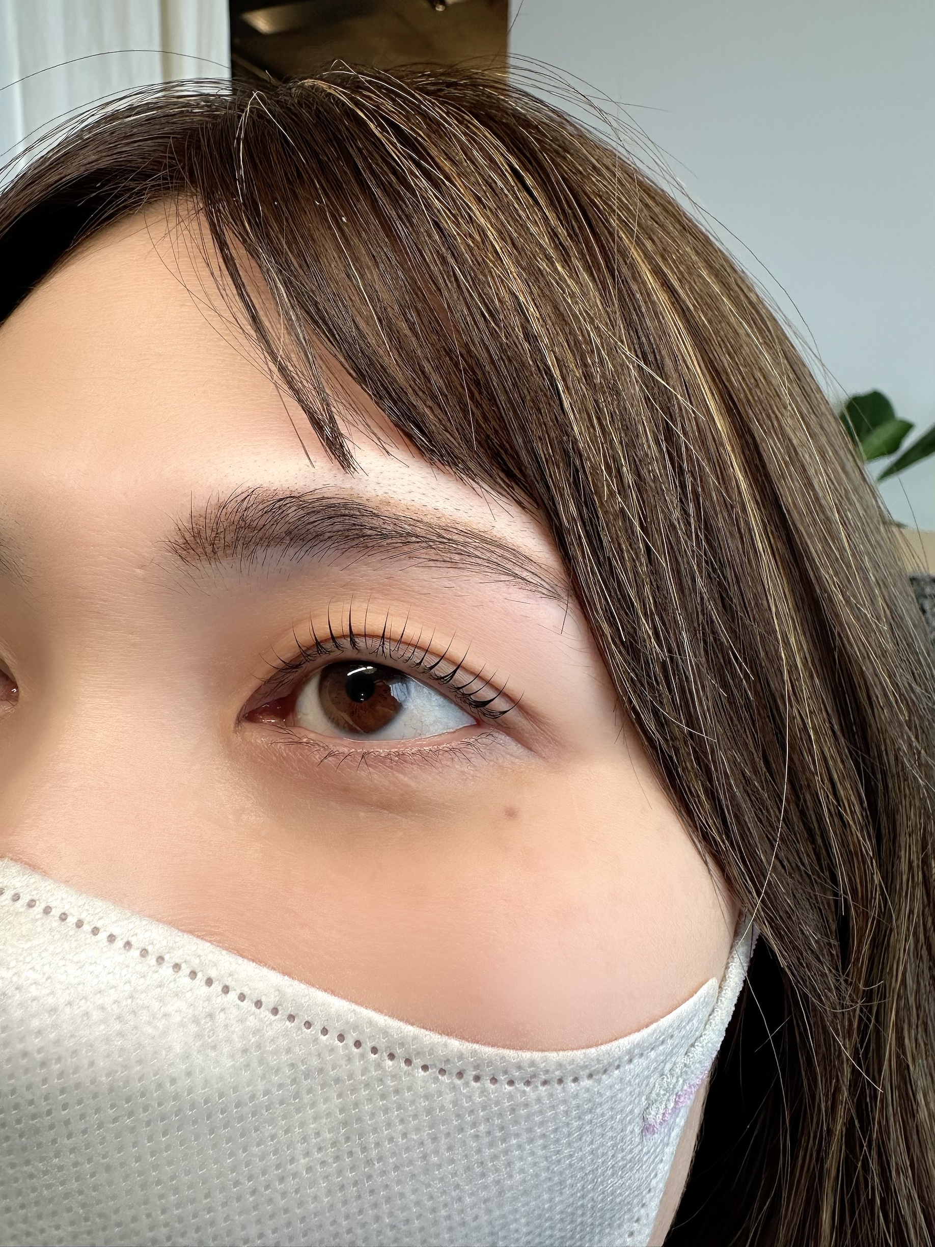 自然に魅せる、あなたの目元の美。