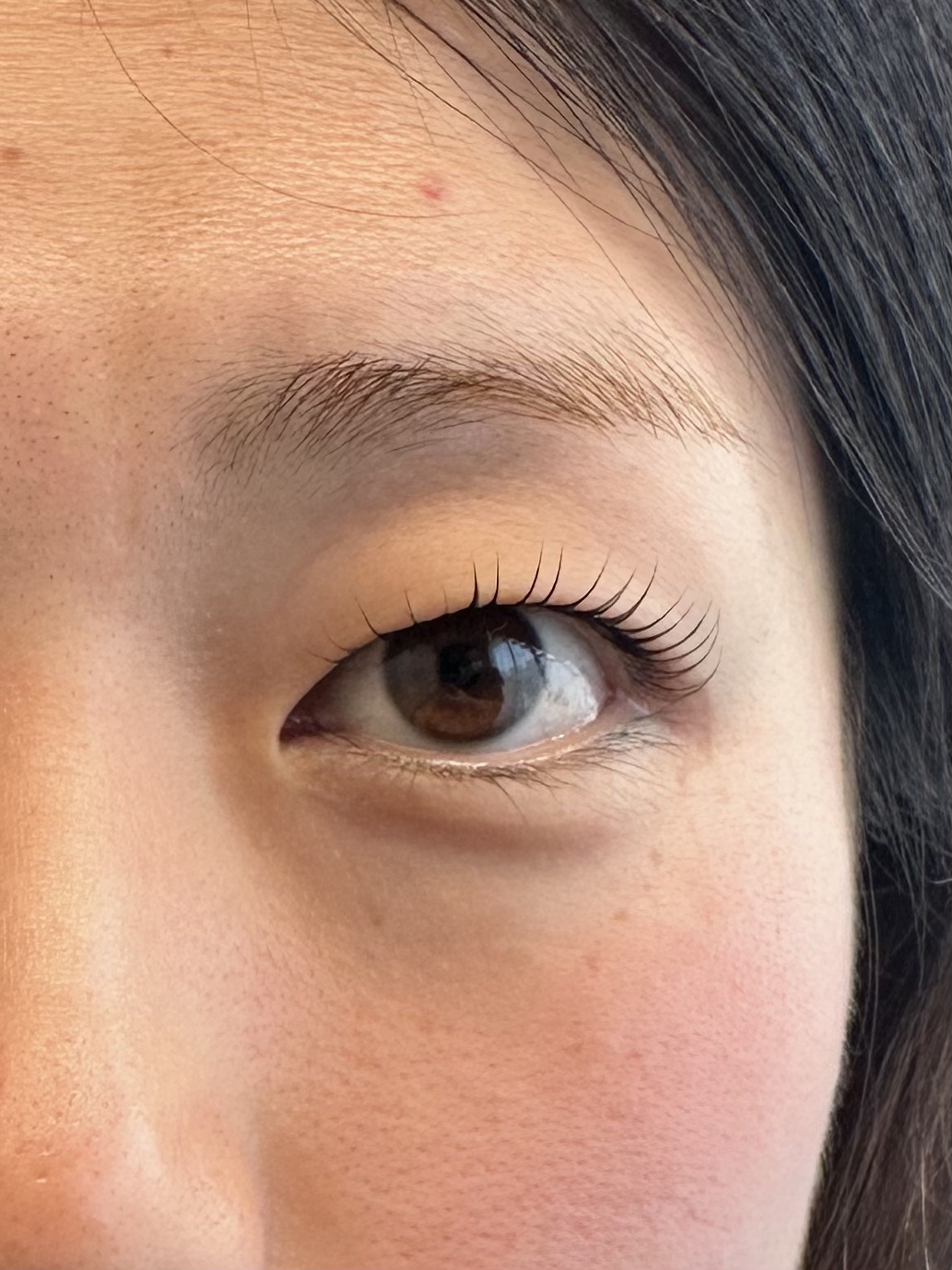 自然なまつげ美を追求するダメージレスまつげパーマ